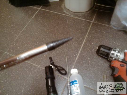 電筒,消毒火酒,電鑬,鑼C批,尖咀批及原子筆中間筒身