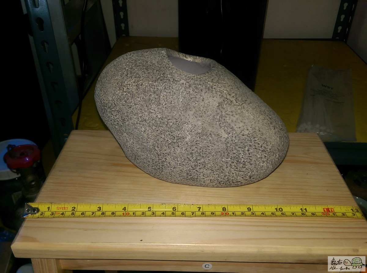 8 inch 多用途假石, 可以做景 ， 配搭假草造景， 造景一流， 另外提供 地方比魚躲藏，.jpg