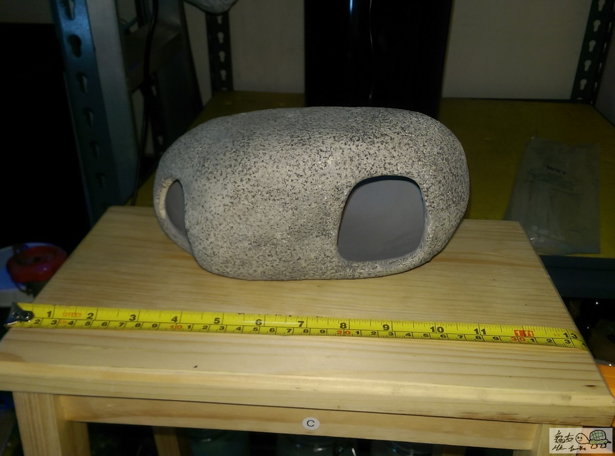 8 inch 多用途假石, 可以做景 ， 配搭假草造景， 造景一流， 另外提供 地方比魚躲藏，.jpg