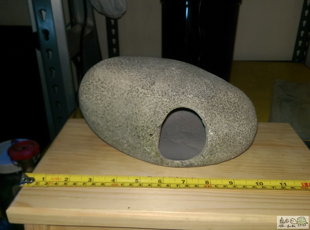 8 inch 多用途假石, 可以做景 ， 配搭假草造景， 造景一流， 另外提供 地方比魚躲藏，.jpg