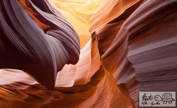 antelope-canyon-1128815_1920.jpg